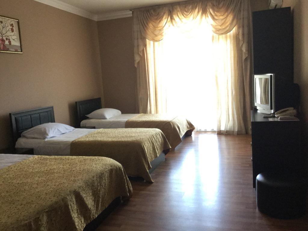 Prestige Hotel バトゥーミ エクステリア 写真