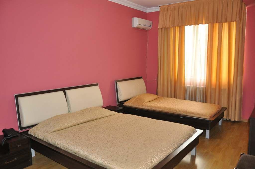 Prestige Hotel バトゥーミ エクステリア 写真