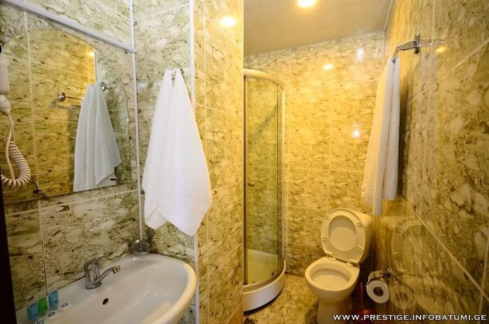 Prestige Hotel バトゥーミ エクステリア 写真